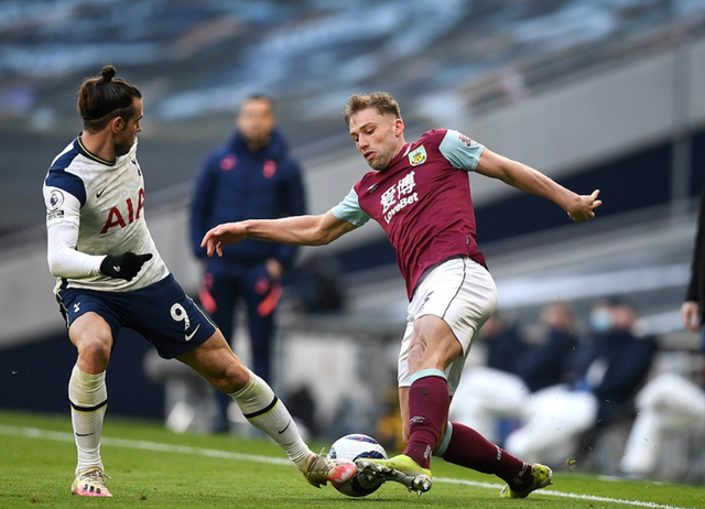 点球判罚引发赛后争议（赛后风波源于点球判罚）