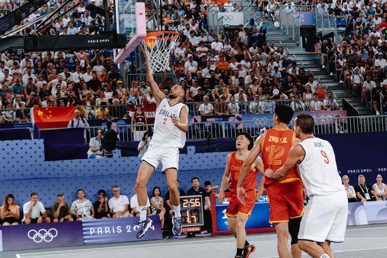 意媒：那不勒斯、米兰、曼城、巴萨关注乌迪内斯中场阿蒂尔（意媒：巴萨、曼城、米兰和那不勒斯均有意引进乌迪内斯中场阿蒂尔）