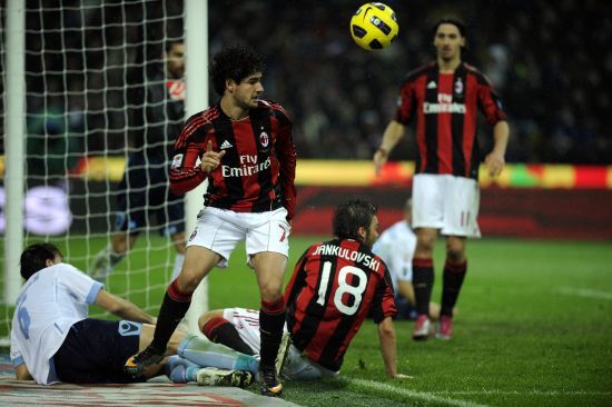 13岁天才小将代表阿森纳U19出战青年欧冠，打破赛事纪录（13岁阿森纳小将亮相U19青年欧冠，改写赛事纪录）