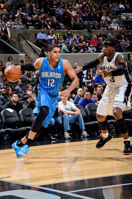 全市场：佛罗伦萨冬窗想签一名后卫，首选是切尔西的阿昌庞（全市场：佛罗伦萨计划冬窗补强后防，首选目标为切尔西后卫阿昌庞）