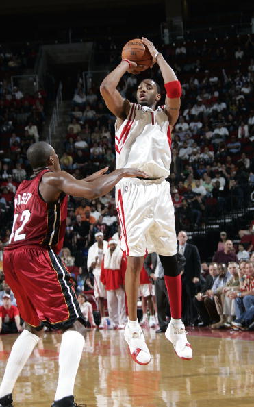 瓜帅28次对阵皇马14胜，历史上仅次于两名主帅（瓜迪奥拉对皇马28战14胜，历史纪录仅次两位主帅）