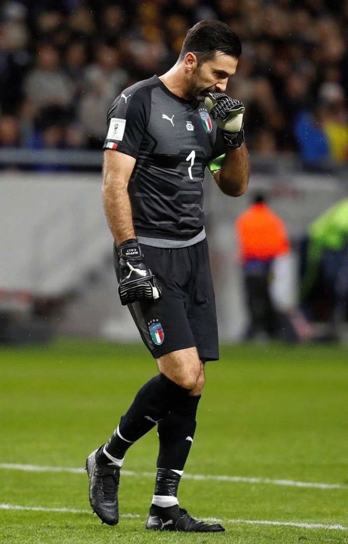 罗体：罗马尼奥利和贡多齐对裁判不满，但不会被停赛最多罚款（罗体：罗马尼奥利、贡多齐不满判罚，预计不遭停赛仅罚款）