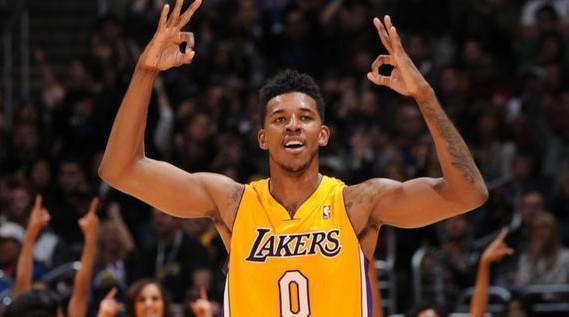 国米vs凯拉特首发预测：巴雷拉踢后腰，劳塔罗继续首发搭皮奥（国米战凯拉特首发前瞻：巴雷拉司职后腰，劳塔罗继续先发搭档皮奥）