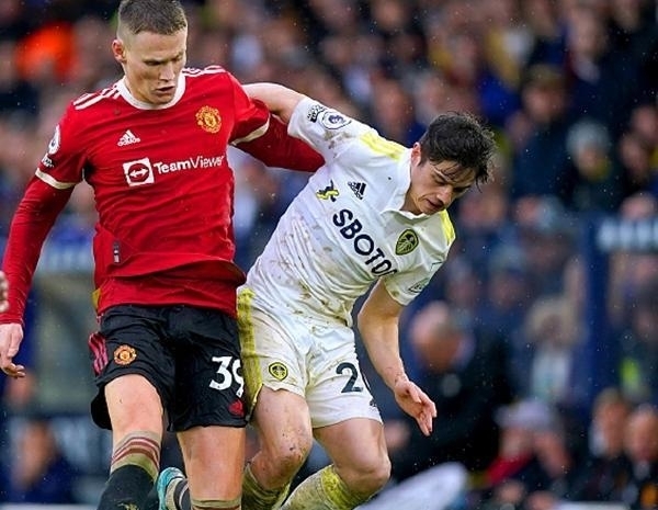 击败奥斯梅恩&萨拉赫！官方：阿什拉夫当选25年非洲足球先生（官方确认：阿什拉夫力压奥斯梅恩与萨拉赫，荣膺25年非洲足球先生）