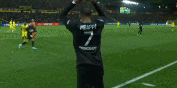 天空：多特仍在推动签下桑乔，但尚未向曼联提交正式报价